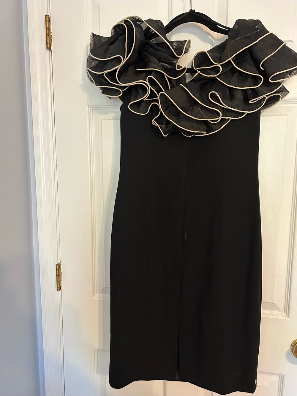 Warren Petites at Saks Fifth Avenue Vintage Black Dress with Ruffle Neckline - Picture 6 of 7